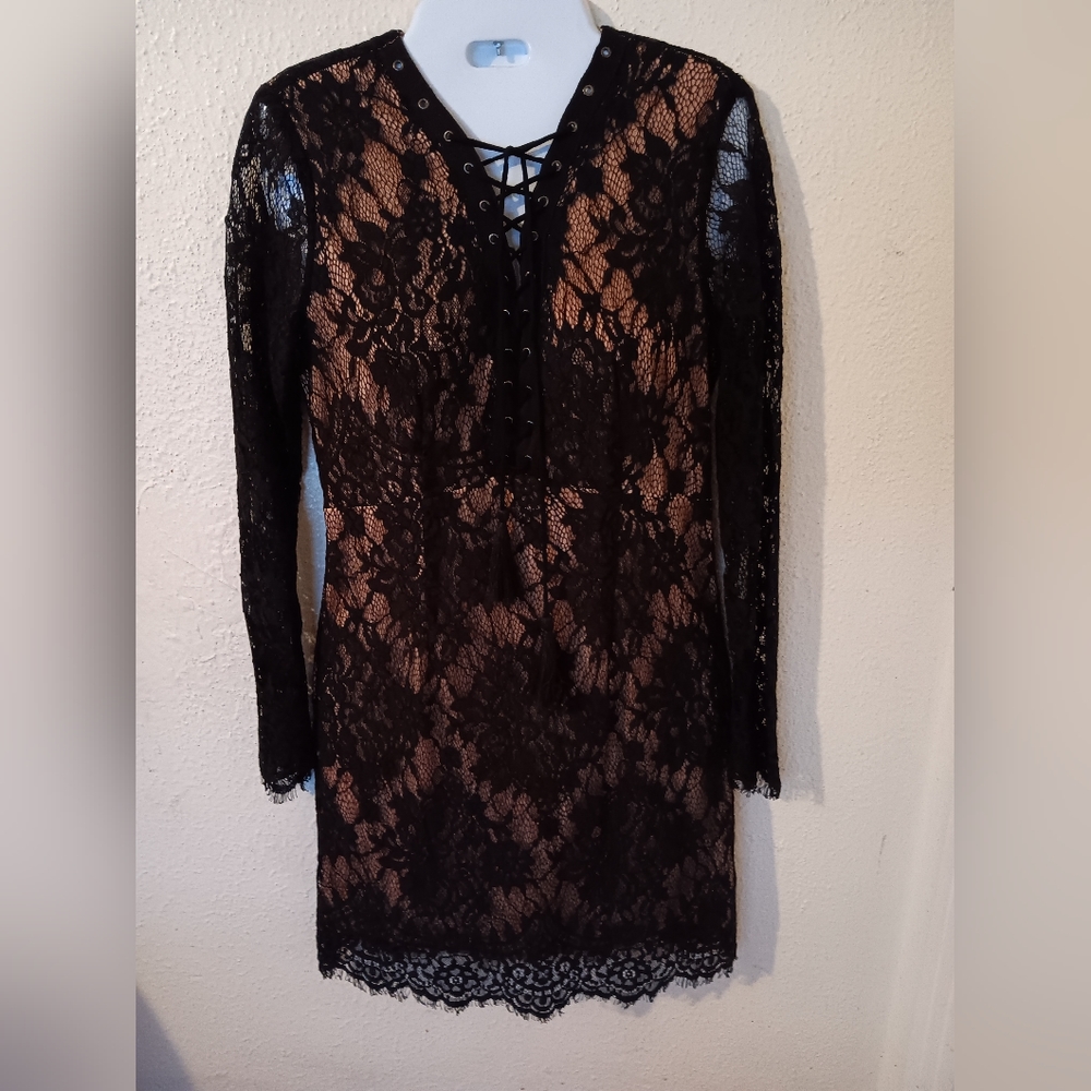 Niki lace dress